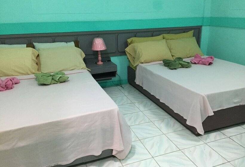 فندق Hayward Travel Inn