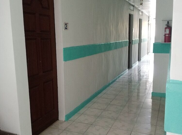 Отель Hayward Travel Inn