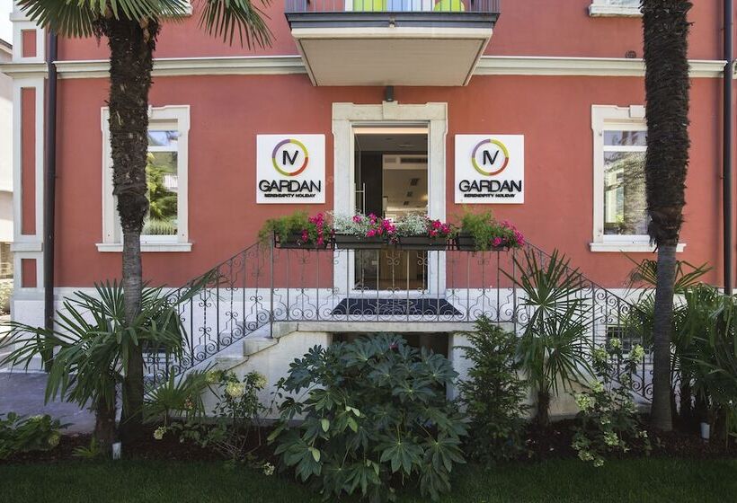 Отель Holiday Iv Gardan