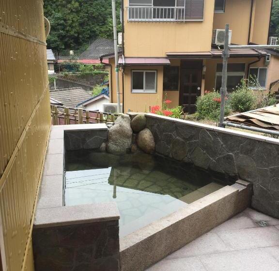 فندق Jhoppers Kumano Yunomine Guesthouse