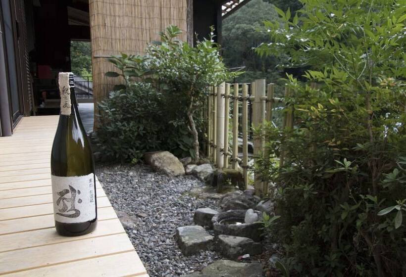 فندق Jhoppers Kumano Yunomine Guesthouse