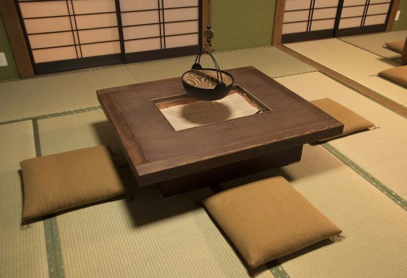 فندق Jhoppers Kumano Yunomine Guesthouse