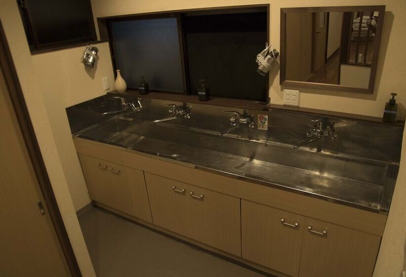 فندق Jhoppers Kumano Yunomine Guesthouse