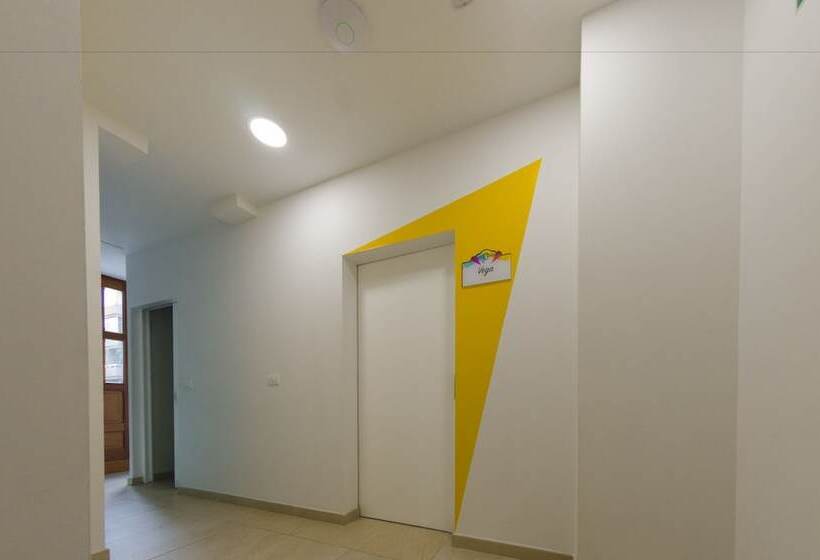 فندق La Fabrica Urban Hostel