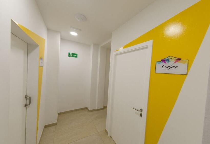 فندق La Fabrica Urban Hostel