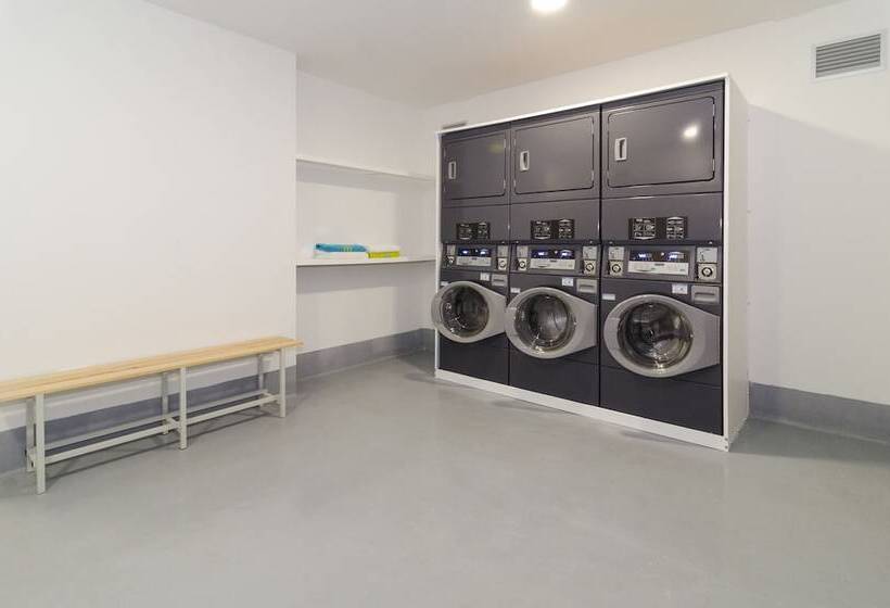 فندق La Fabrica Urban Hostel