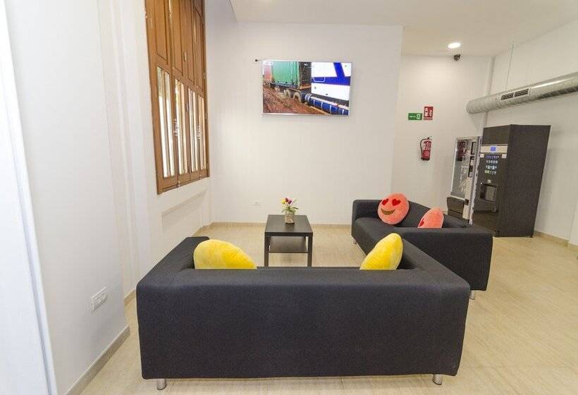 فندق La Fabrica Urban Hostel