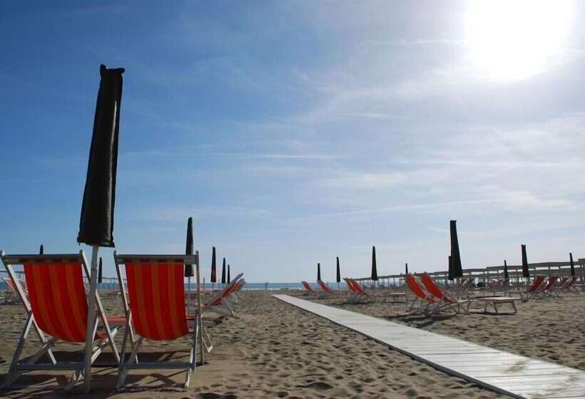 فندق Re Versiliana