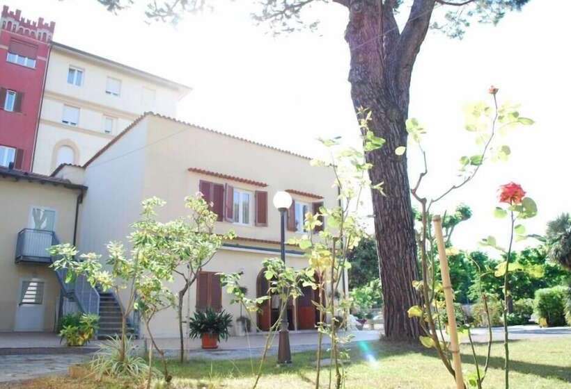 فندق Re Versiliana