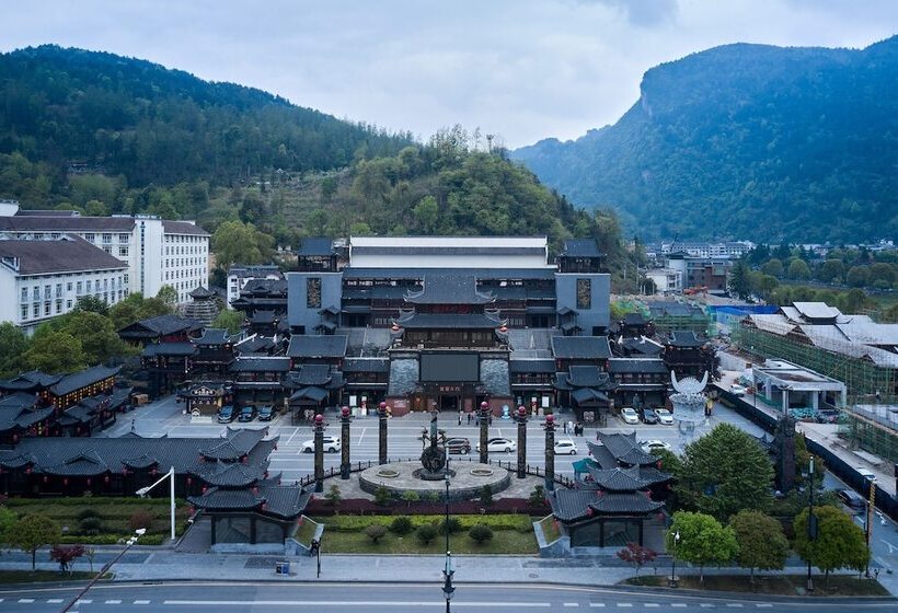 Отель Lee S Boutique Resort