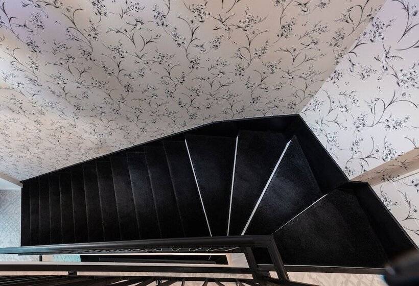 ホテル Legacy Gastro Suites