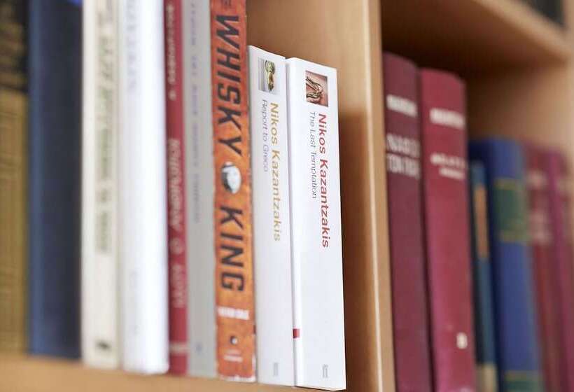 ホテル Legacy Gastro Suites