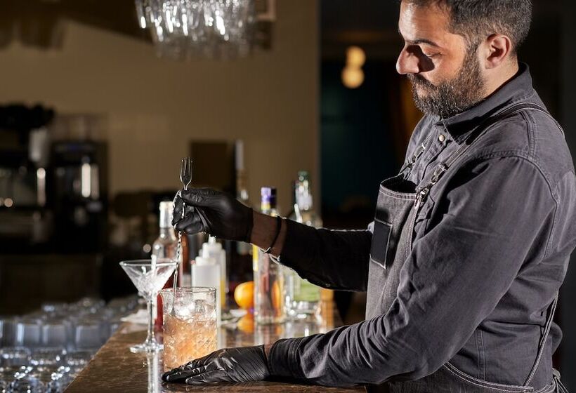 ホテル Legacy Gastro Suites