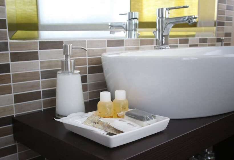 هتل L`essenza B&b