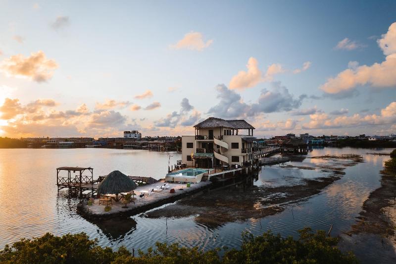 호텔 Lina Point Belize Overwater Resort