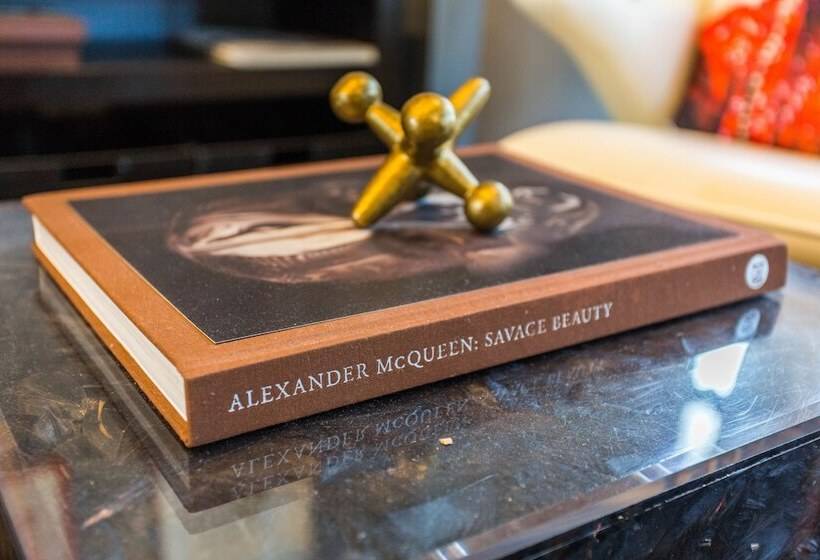 هتل Mccormick Place Guest House