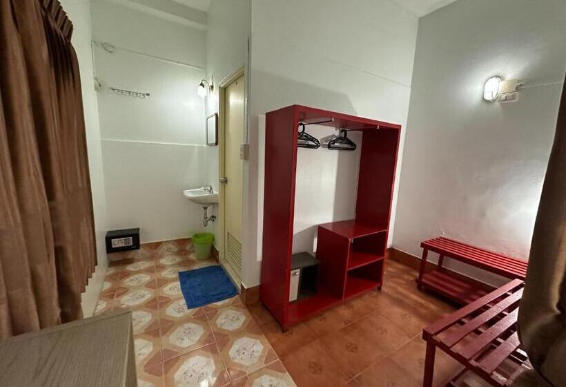 호텔 Phuket Old Town Hostel