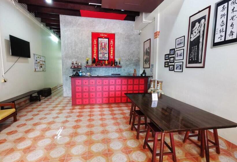 호텔 Phuket Old Town Hostel