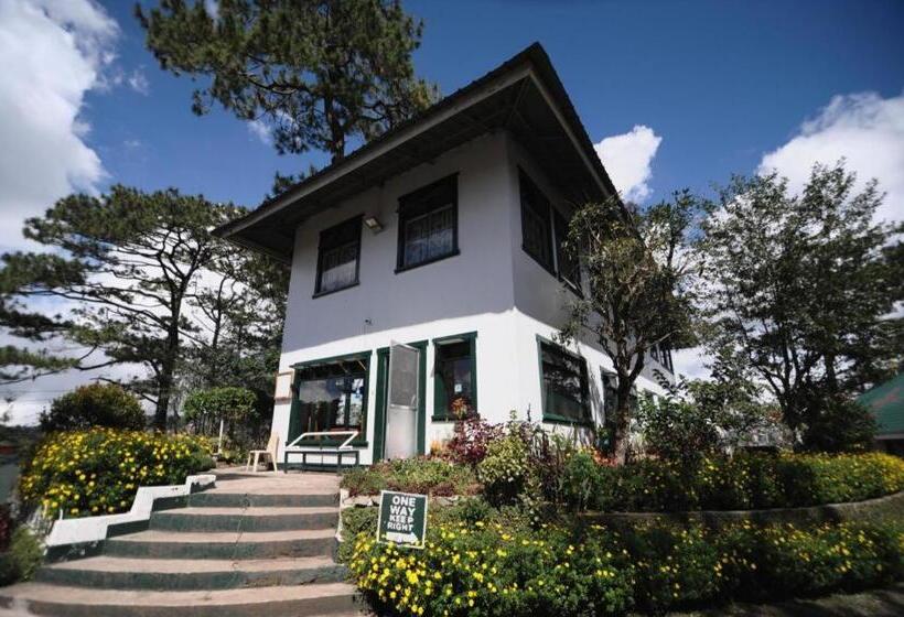 هتل Pine Breeze Cottages