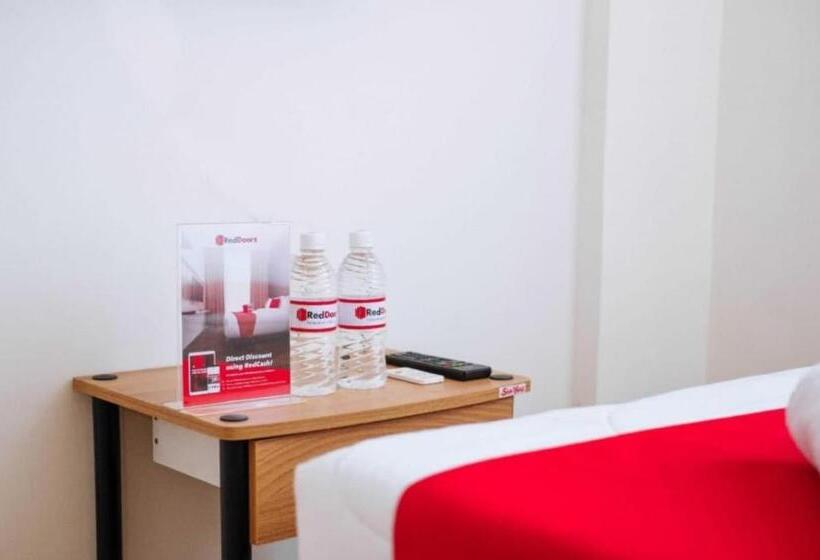 فندق Luna Netflix Chill Jomckayl Apartelle