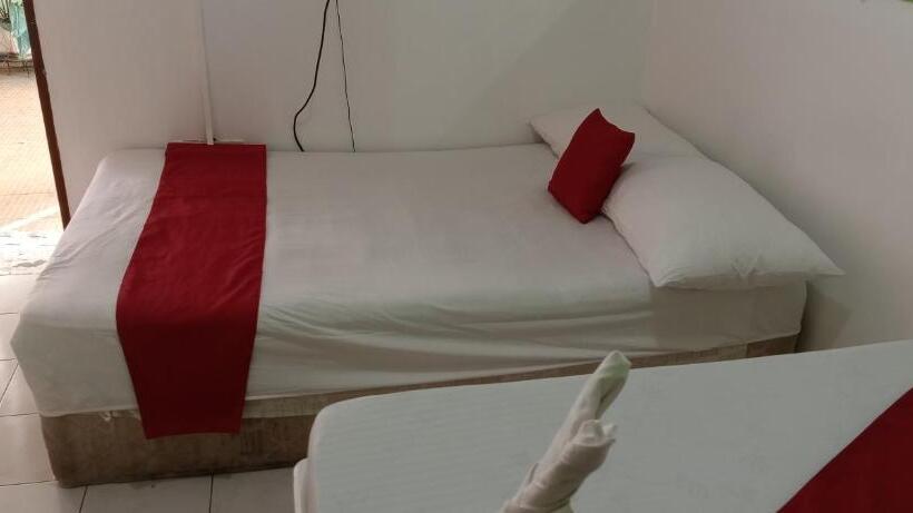 فندق Luna Netflix Chill Jomckayl Apartelle