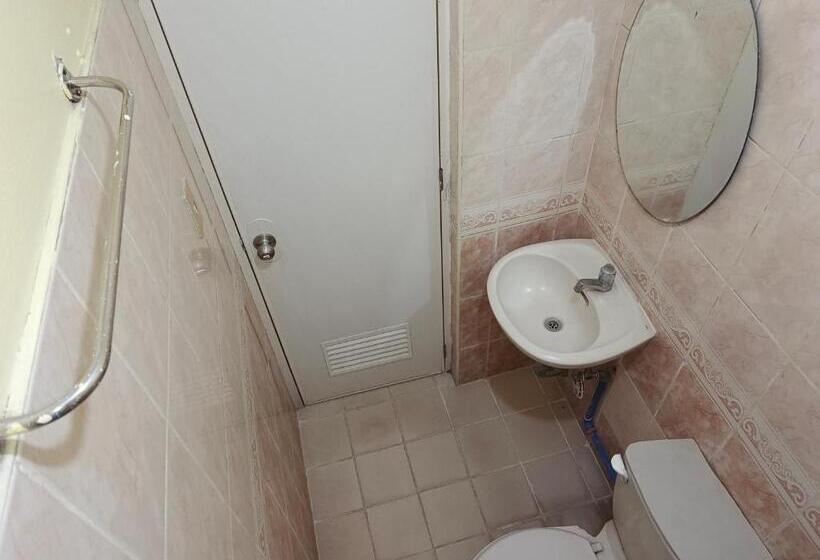 فندق Luna Netflix Chill Jomckayl Apartelle