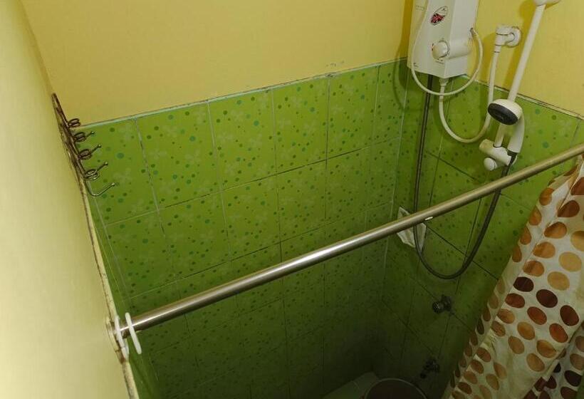 فندق Luna Netflix Chill Jomckayl Apartelle