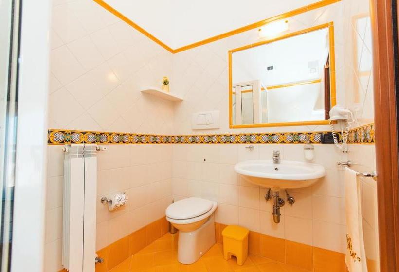 Отель Roccia Fiorita