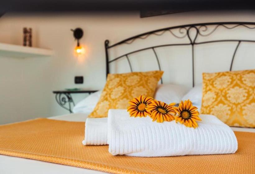 Отель Roccia Fiorita