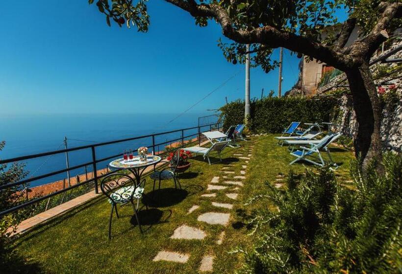 Отель Roccia Fiorita