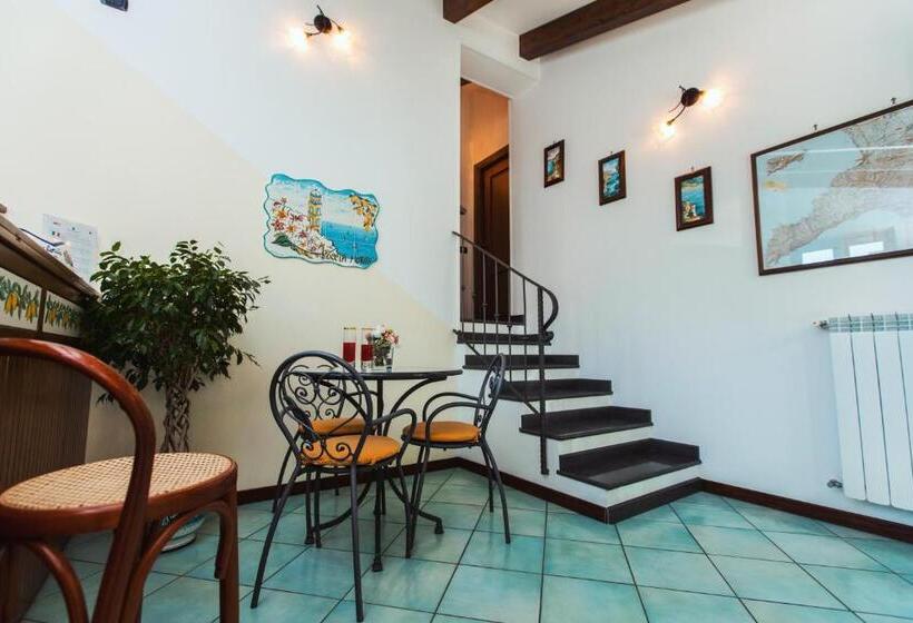 Отель Roccia Fiorita