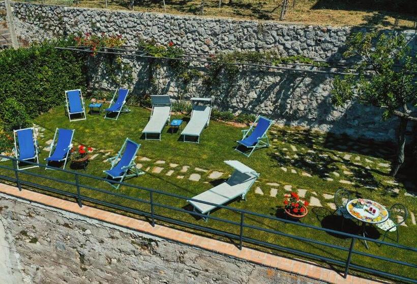 Отель Roccia Fiorita