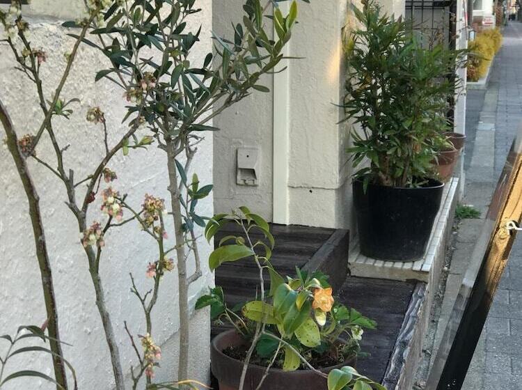 Отель Saga International Guesthouse Hagakure