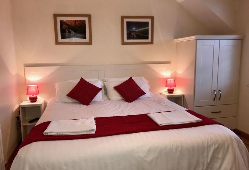 Отель Stable Court