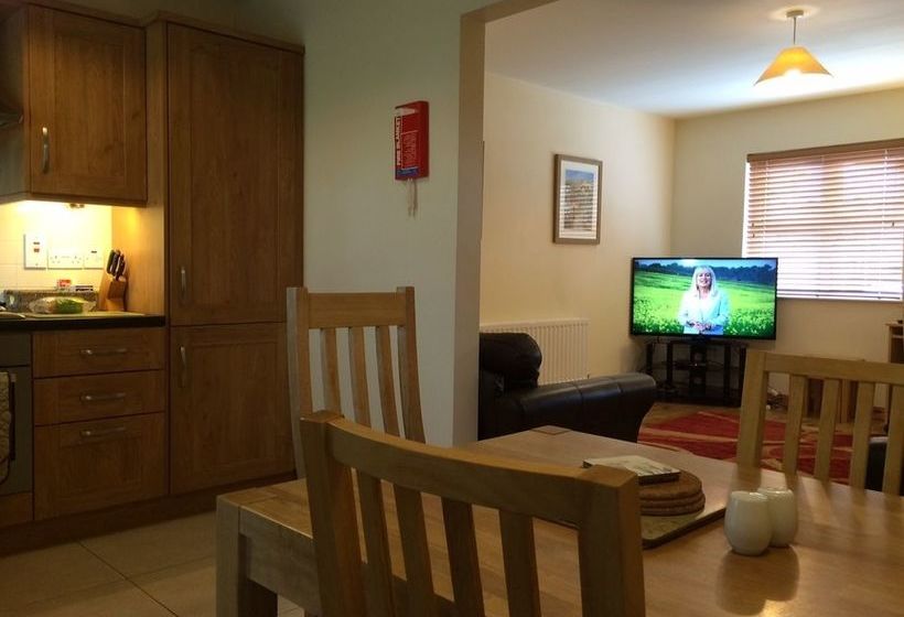 Отель Stable Court