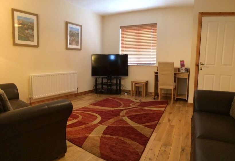 Отель Stable Court