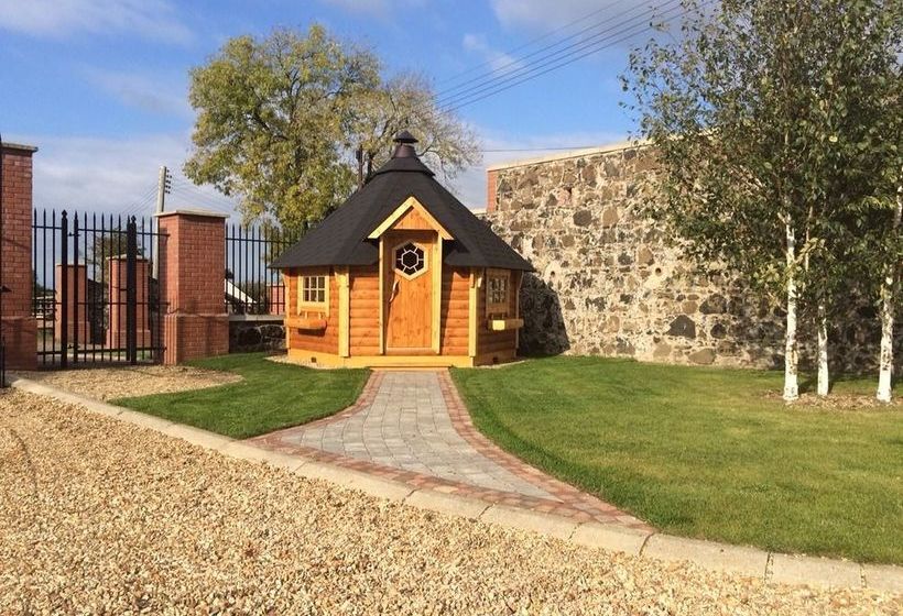 Отель Stable Court