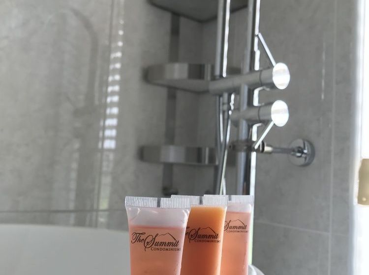 هتل The Summit Condominium &