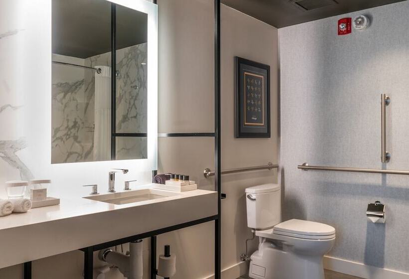 The Hotel & Athletic Club At Midtown