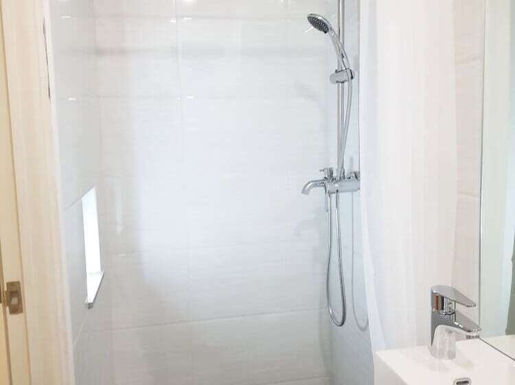 هتل The Leaf House