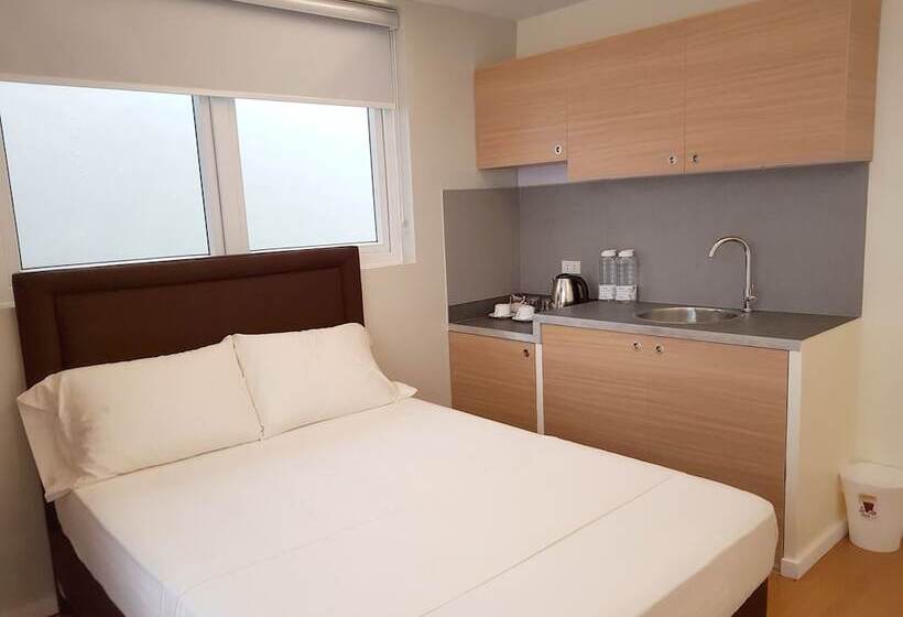 هتل The Leaf House