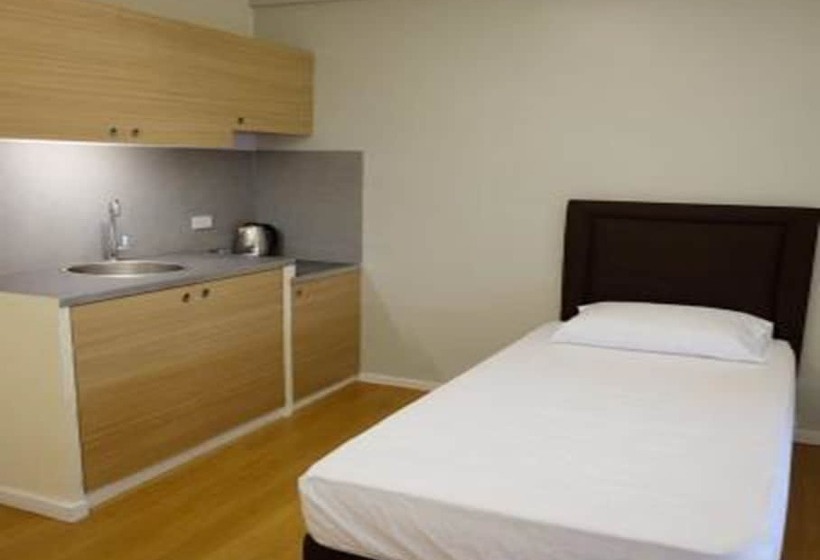 هتل The Leaf House