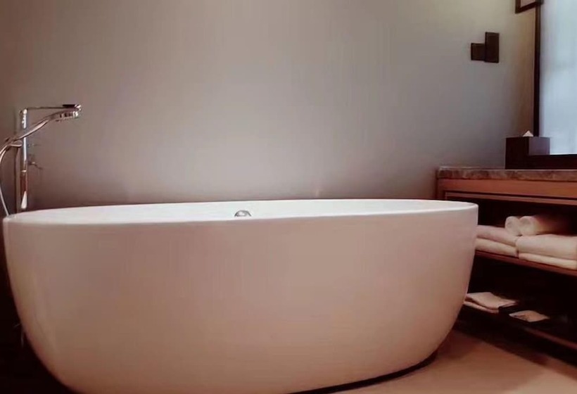 فندق The Lucid Resort