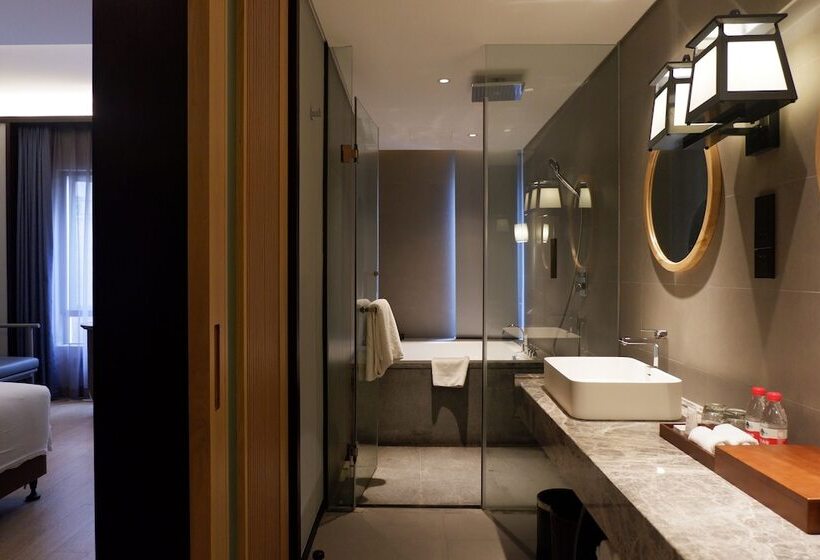 فندق The Lucid Resort