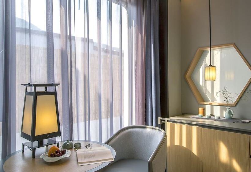 فندق The Lucid Resort