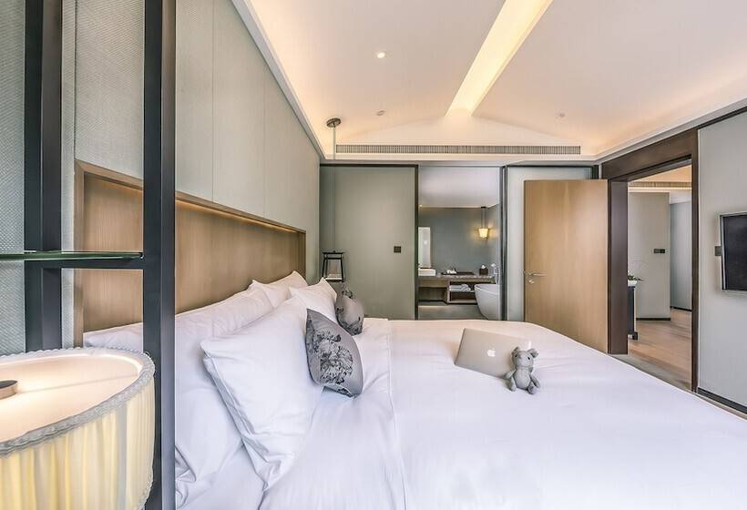 فندق The Lucid Resort