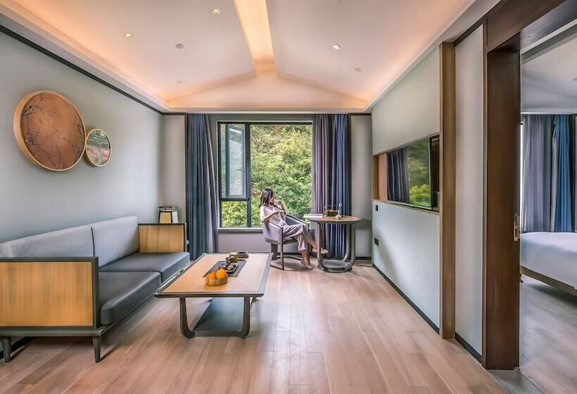 فندق The Lucid Resort