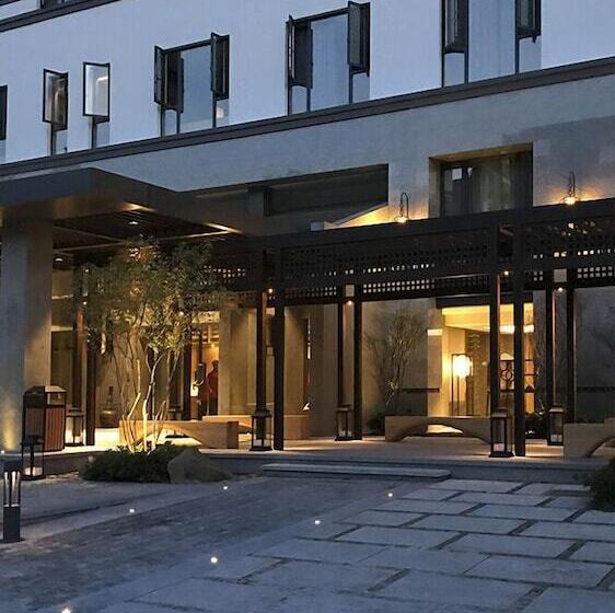 فندق The Lucid Resort