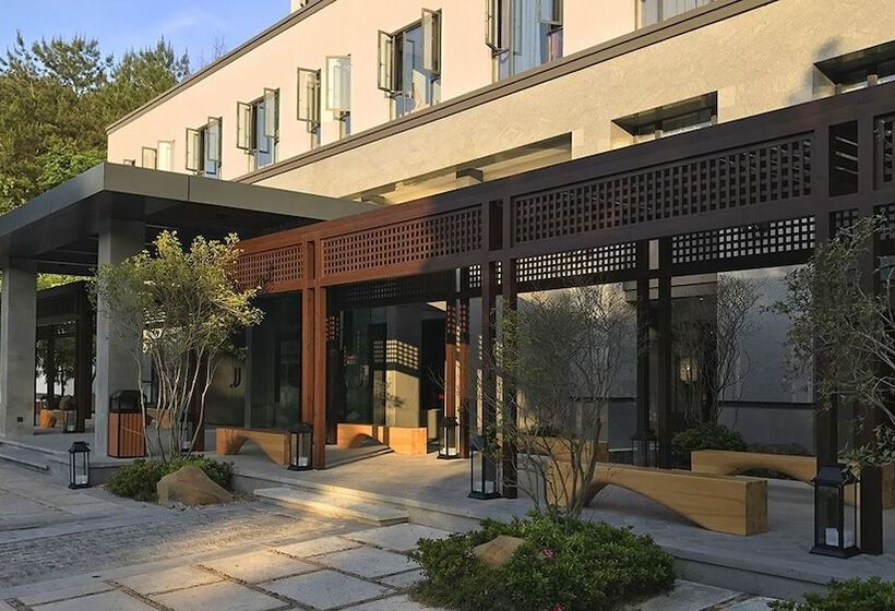 فندق The Lucid Resort