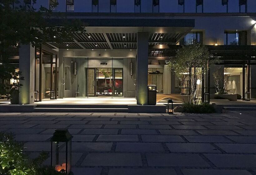 فندق The Lucid Resort